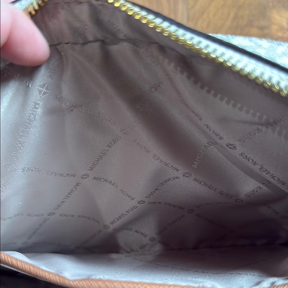 Michael Kors Beige Handbag - Picture 2 of 8